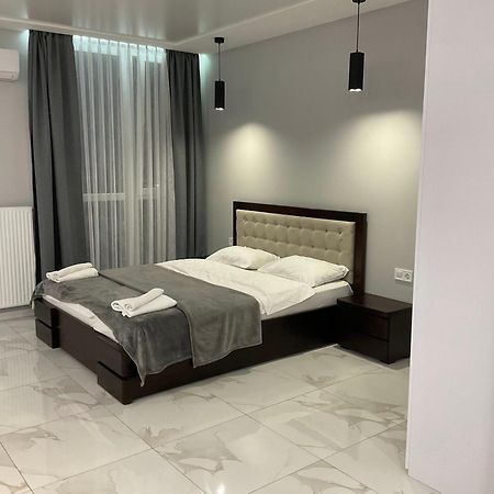 Vip Apartment Near Center Lviv Eksteriør billede